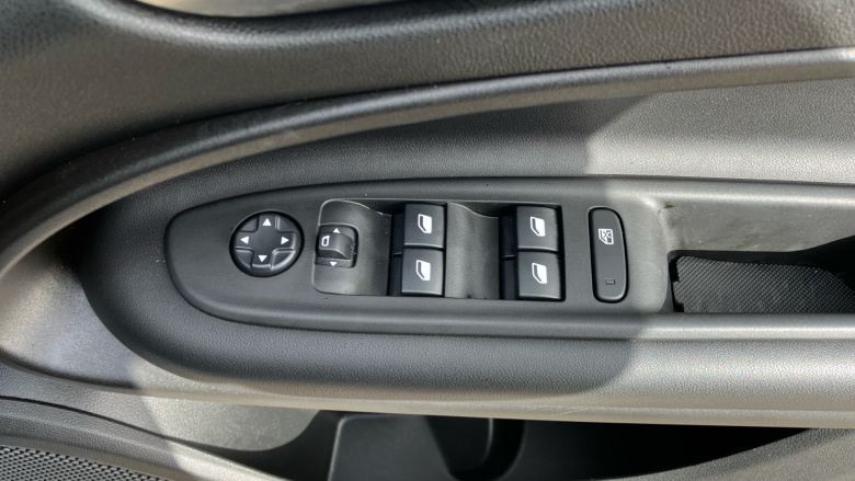 Jeep Avenger 1.2 e-Hybrid Summit 5dr DCT Petrol Hatchback